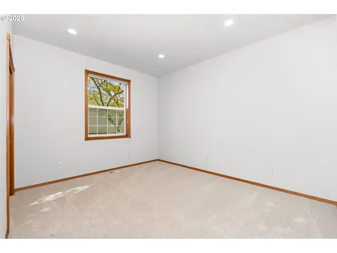 856 NE Pacific Drive Fairview OR 97024