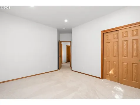 856 NE Pacific Drive Fairview OR 97024