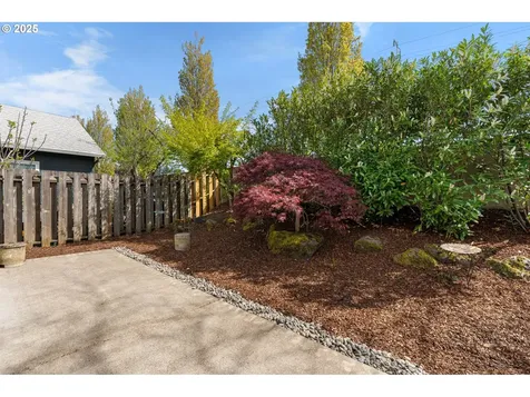 856 NE Pacific Drive Fairview OR 97024