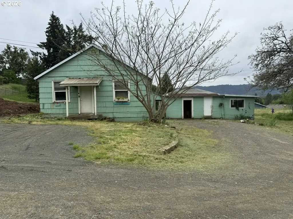 1420 NW Grove Street Roseburg OR 97471
