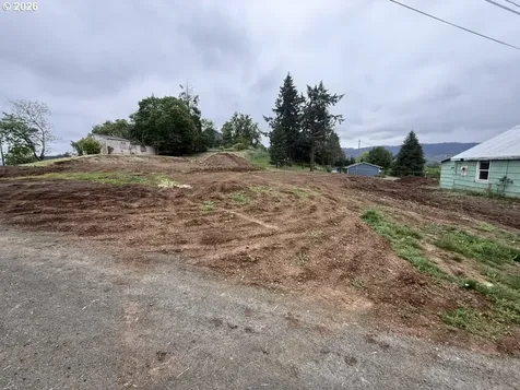 1420 NW Grove Street Roseburg OR 97471