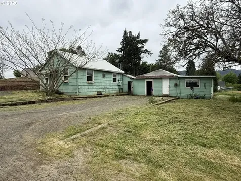 1420 NW Grove Street Roseburg OR 97471