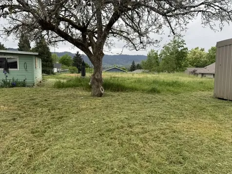 1420 NW Grove Street Roseburg OR 97471