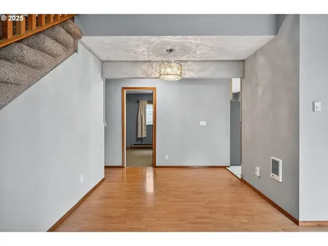 8941 SE Knapp Street Portland OR 97266