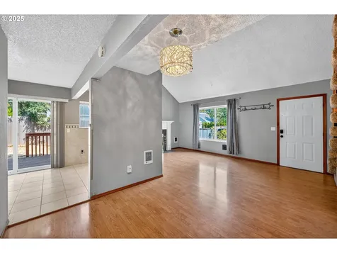 8941 SE Knapp Street Portland OR 97266