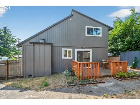 8941 SE Knapp Street Portland OR 97266