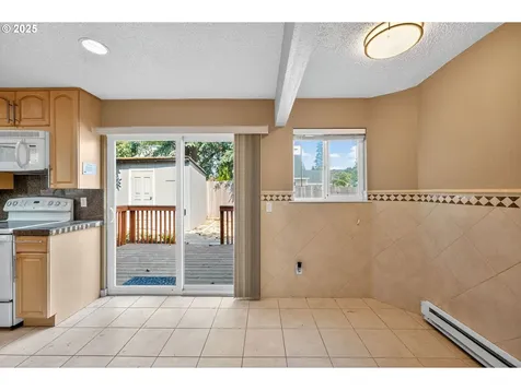 8941 SE Knapp Street Portland OR 97266