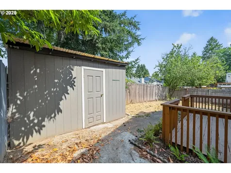 8941 SE Knapp Street Portland OR 97266