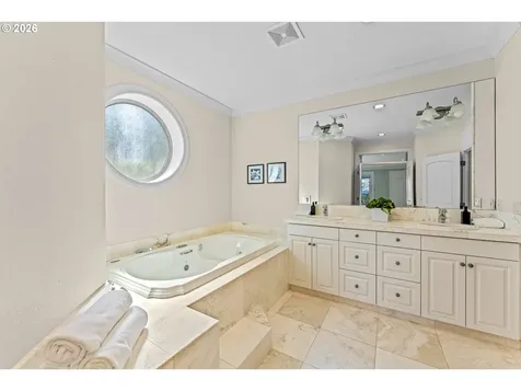 57 Hidalgo Street Lake Oswego OR 97035