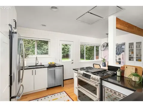 4225 SE Malden Street Portland OR 97206