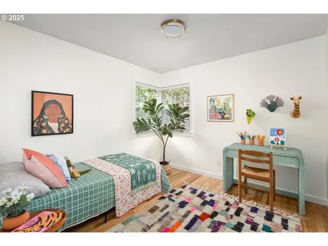 4225 SE Malden Street Portland OR 97206