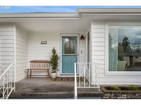 4225 SE Malden Street Portland OR 97206
