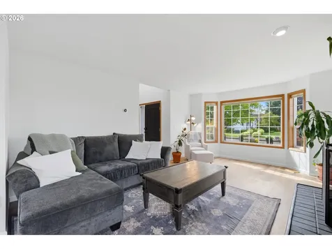 2101 N Thorne Street Newberg OR 97132