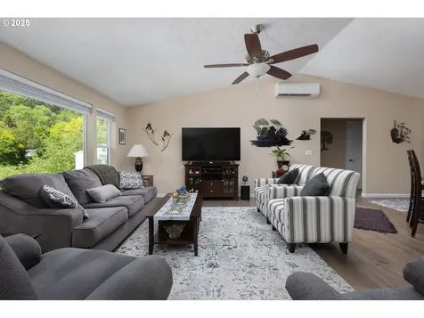 440 E Evans Drive Tidewater OR 97390