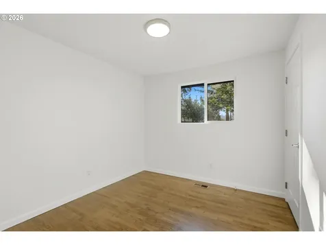 18640 SE Yamhill Circle Portland OR 97233