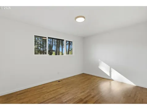 18640 SE Yamhill Circle Portland OR 97233