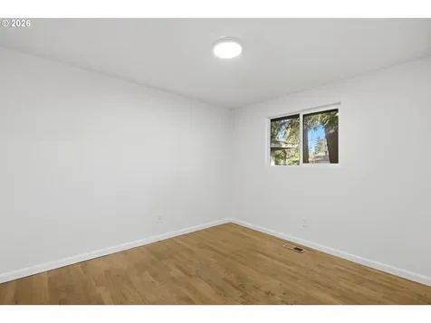 18640 SE Yamhill Circle Portland OR 97233