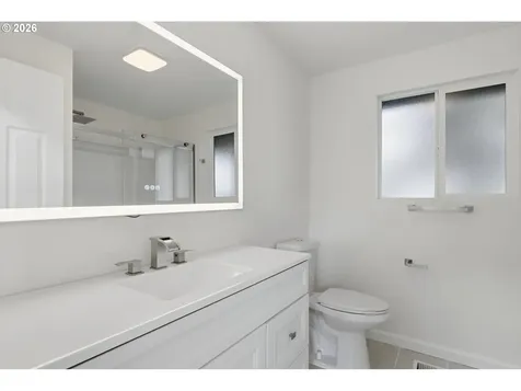 18640 SE Yamhill Circle Portland OR 97233