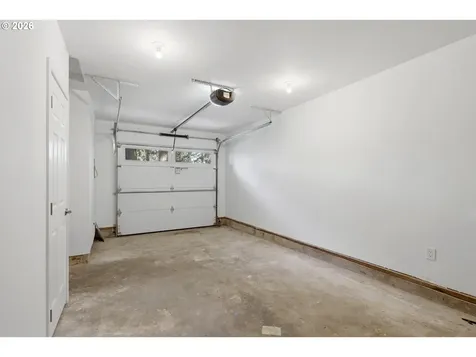18640 SE Yamhill Circle Portland OR 97233