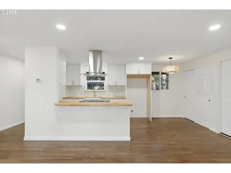 18640 SE Yamhill Circle Portland OR 97233