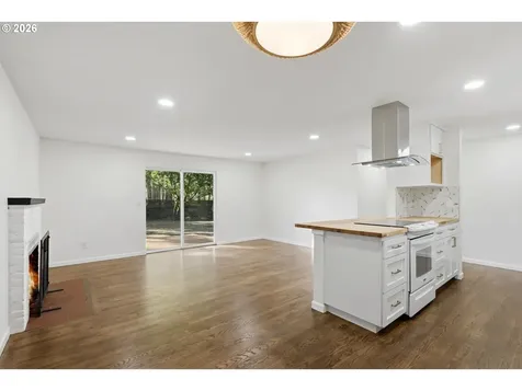 18640 SE Yamhill Circle Portland OR 97233