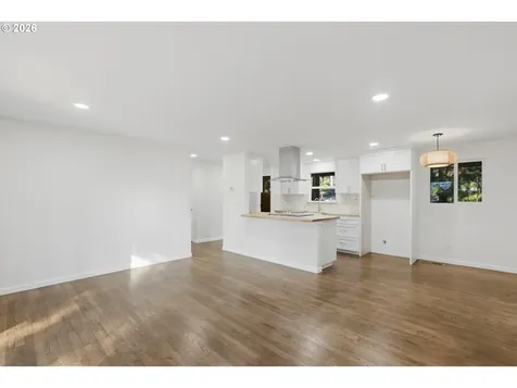18640 SE Yamhill Circle Portland OR 97233