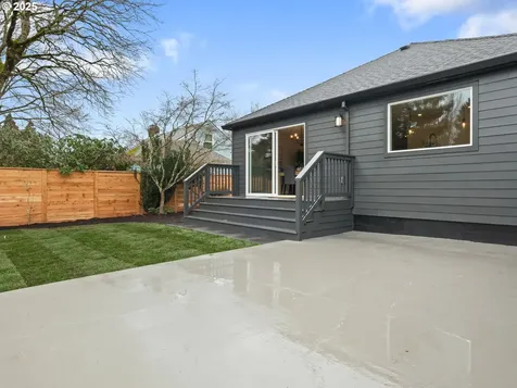 3506 SE Insley Street Portland OR 97202