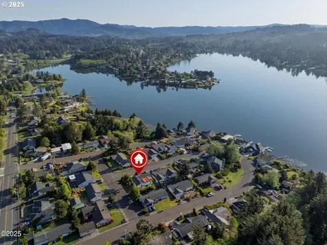 3100 NE 31st Court Lincoln City OR 97367