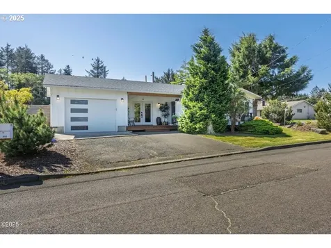 3100 NE 31st Court Lincoln City OR 97367