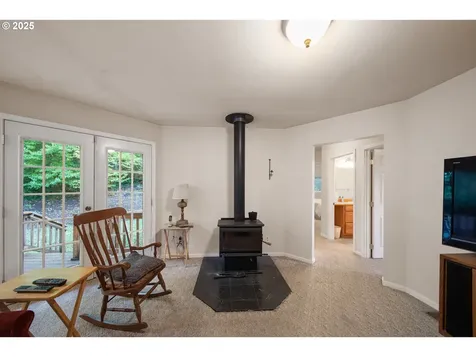 140 Golden Drive Scottsburg OR 97473