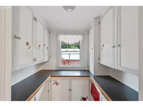 200 S Adams Street Coquille OR 97423