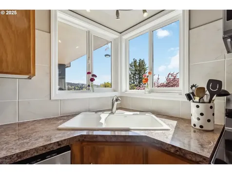 106 Dixie Lane Longview WA 98632