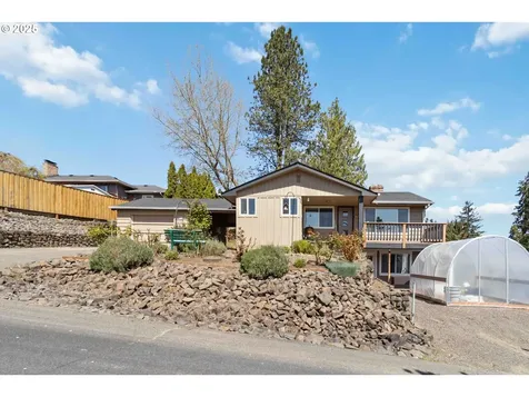 106 Dixie Lane Longview WA 98632