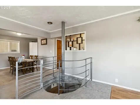 106 Dixie Lane Longview WA 98632