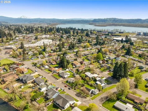 2946 E 1st Avenue Camas WA 98607