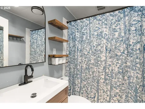 2946 E 1st Avenue Camas WA 98607