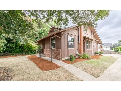 708 Hiatt Street Lebanon OR 97355