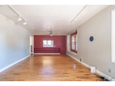708 Hiatt Street Lebanon OR 97355