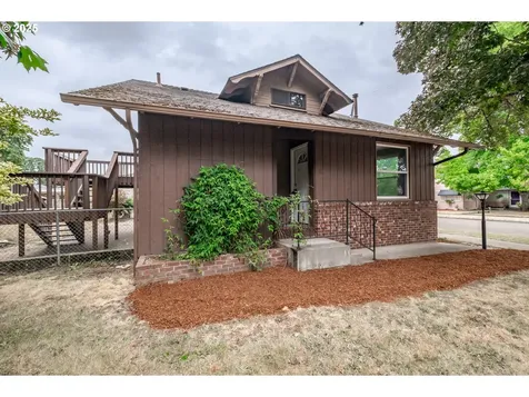 708 Hiatt Street Lebanon OR 97355