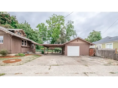 708 Hiatt Street Lebanon OR 97355