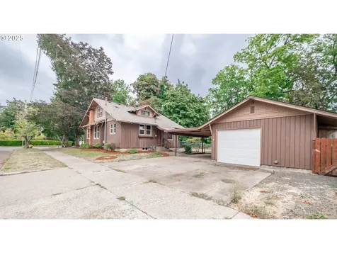 708 Hiatt Street Lebanon OR 97355