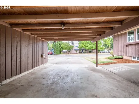 708 Hiatt Street Lebanon OR 97355