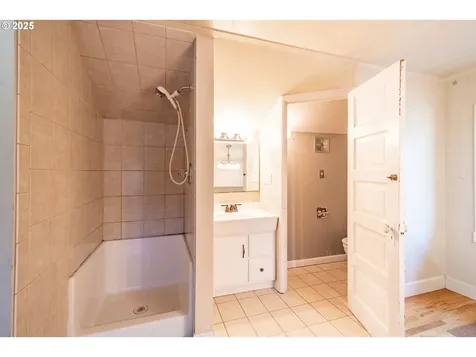708 Hiatt Street Lebanon OR 97355