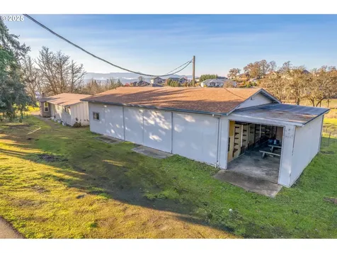 240 Blands Lane Roseburg OR 97471