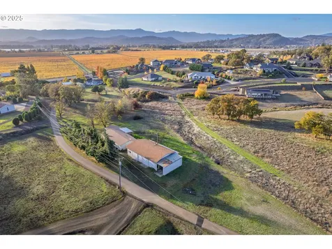 240 Blands Lane Roseburg OR 97471