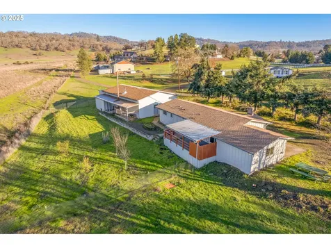 240 Blands Lane Roseburg OR 97471