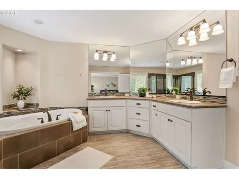 5722 NW 128th Terrace Portland OR 97229