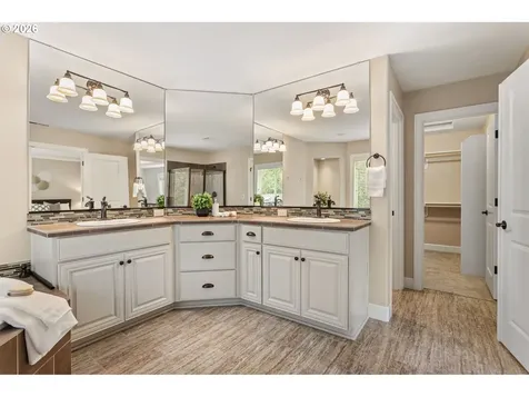 5722 NW 128th Terrace Portland OR 97229