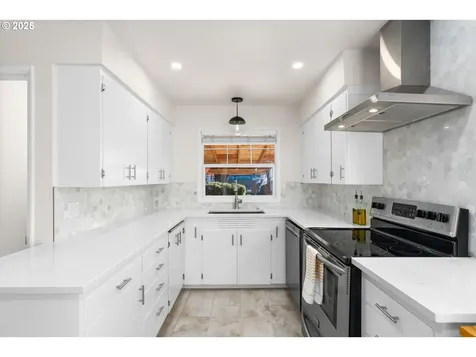 10602 NE Morris Street Portland OR 97220