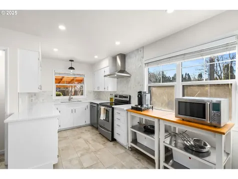 10602 NE Morris Street Portland OR 97220